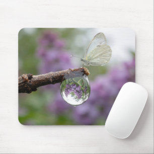 Mousepad Reflexo das Lilases numa Gota de Chuva com Borbole