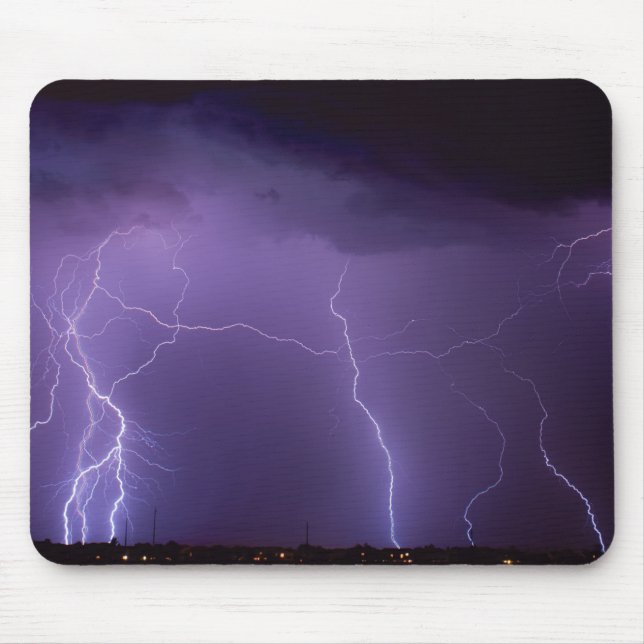 Mousepad Relâmpago roxo em uma tempestade do trovão do (Frente)