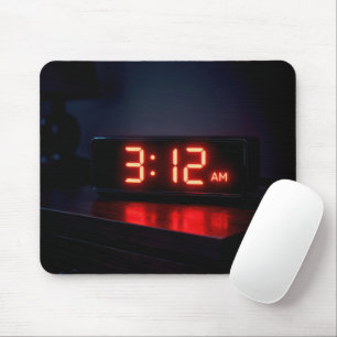 Mousepad Relógio Digital Vermelho Com Hora de Manhã Cedo