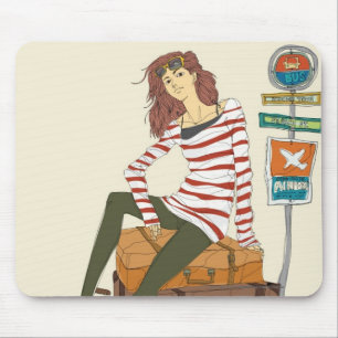 Mousepad Retrato da jovem mulher que senta-se na mala de