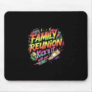 Mousepad Reunindo-se com os Kins Black na Reunião de Famíli