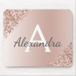 Mousepad Rosa Dourado - Nome do Monograma da Glitter Minúsc<br><div class="desc">Cor-de-rosa-claro - Faísca de Faux Dourada e Folha Metálica Glitter Nome Monograma e Pasta inicial do mouse Monograma. Este humsepad, uma menina de luxo, monograma, é perfeito para a casa ou escritório e seria um presente perfeito para um estudante ou um colega de trabalho. Entre em contato com o designer...</div>