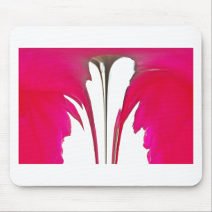 Mousepad Rosa vermelha fantástica do chic sob o céu branco.