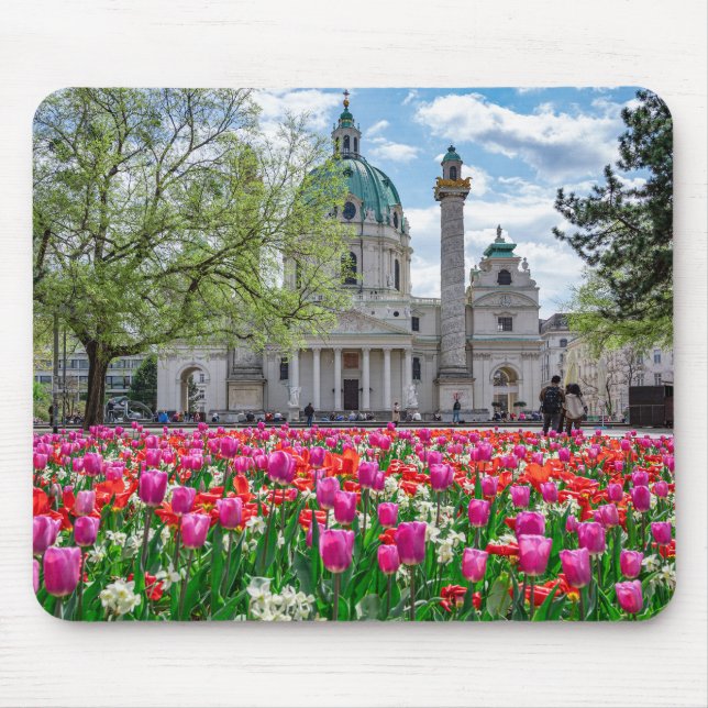 Mousepad Rua. Charles Church em primavera em Viena, Áustria (Frente)