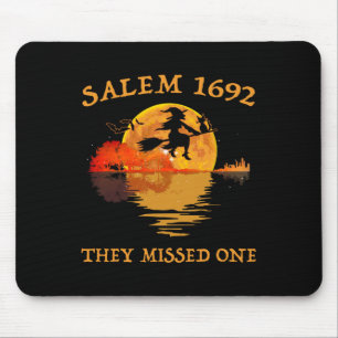 Mousepad Salem 1692 Eles Perderam Uma Bruxa Andando De Vass