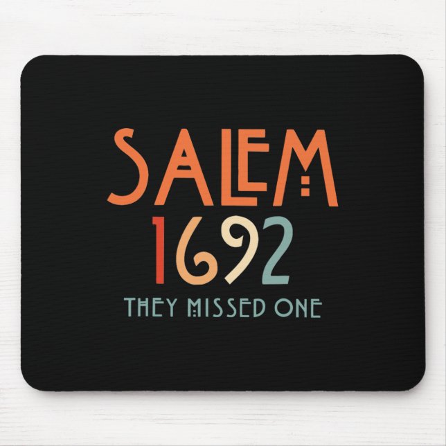 Mousepad Salem 1692 Perderam Um - Salem Witch 1692 Hall (Frente)