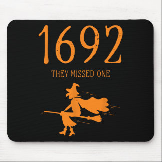 Mousepad Salem 1692 Perderam Uma Bruxa De Halloween Diverti