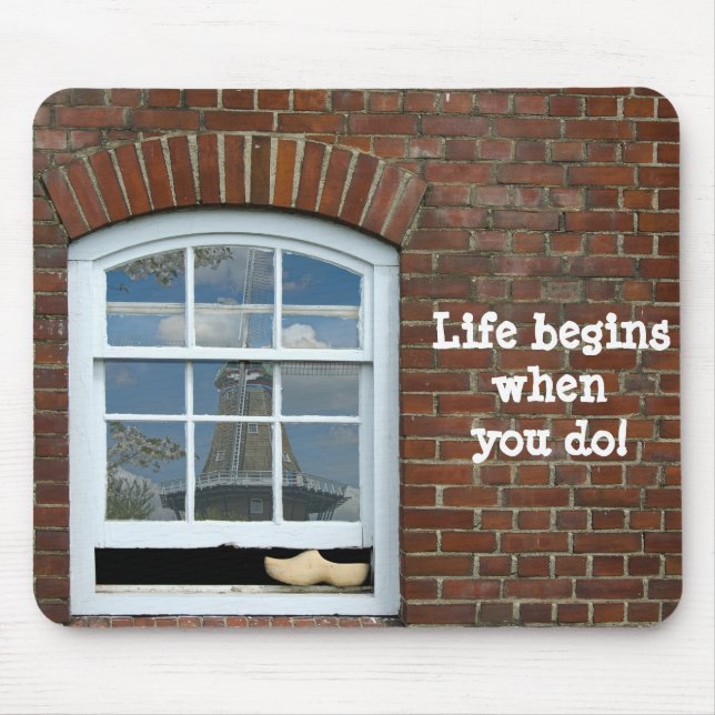 Mousepad Sapato de madeira na janela (Frente)