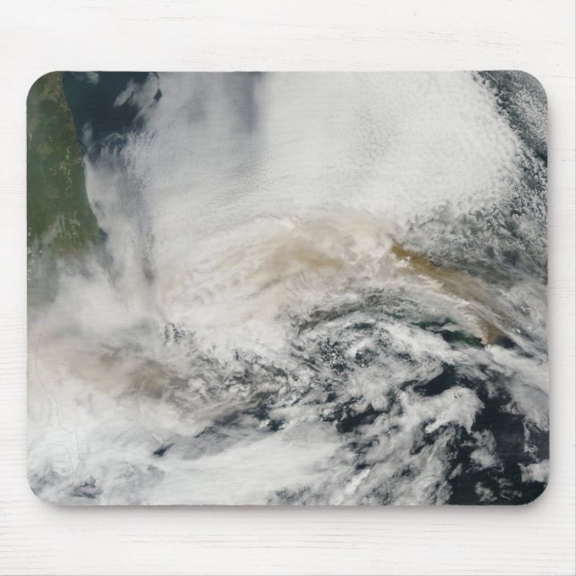 Mousepad Sarychev Pico soprando através do mar de Okhotsk (Frente)