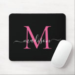 Mousepad Script Girly Elegante de Monograma Rosa Preto Mode<br><div class="desc">Placa de Mouse com Script Giratório de Mouse de Cor-de-Rosa Magenta Negra Moderna e Rosa Quente</div>