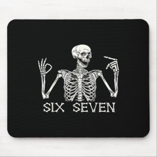 Mousepad Seis Sete 67 Sinal de Mão Esqueleto Meme Halloween