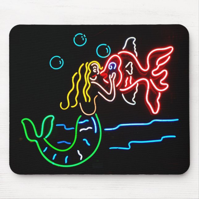 Mousepad Sereia que beija peixes no néon (Frente)