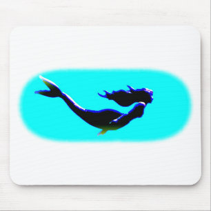 Mousepad sereia submarina nadando