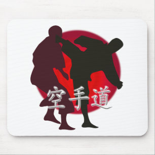 Mousepad Silhueta da luta do karaté, fundo vermelho do