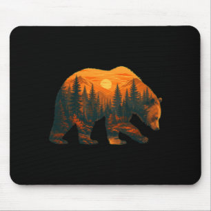 Mousepad Silhueta de urso masculino com paisagem florestal