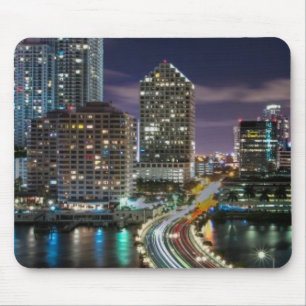 Mousepad Skyline da cidade de Miami com a ponte na noite