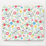 Mousepad Snoopy So Sweet Flower Pattern<br><div class="desc">Dê uma olhada neste design super fofo com o Snoopy em um brilhante padrão de jardim floral.</div>