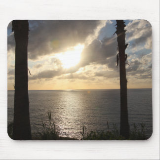 Mousepad Sol sobre o mar entre as árvores - fotografia Paki