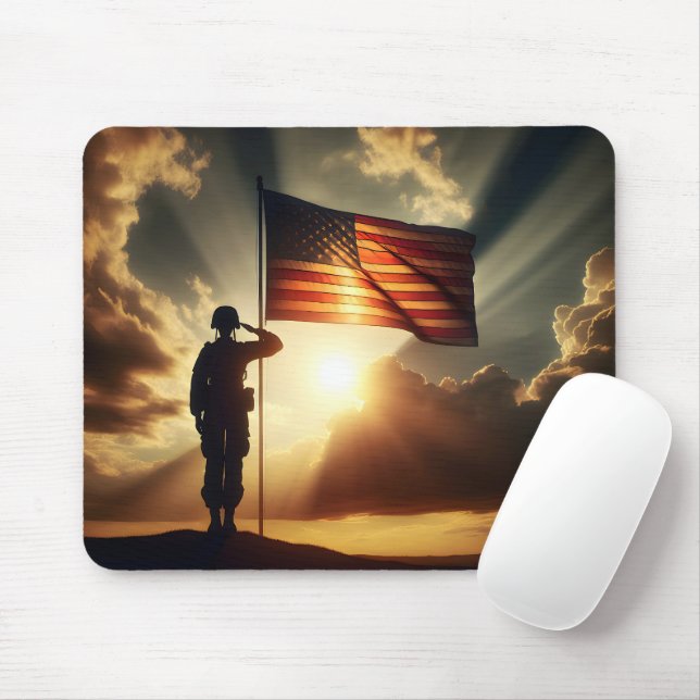 Mousepad Soldado Americano Apreciando A Bandeira (Com mouse)