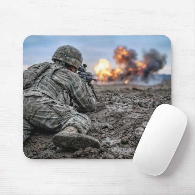 Mousepad Soldado Americano Mirando uma Espingarda (Com mouse)
