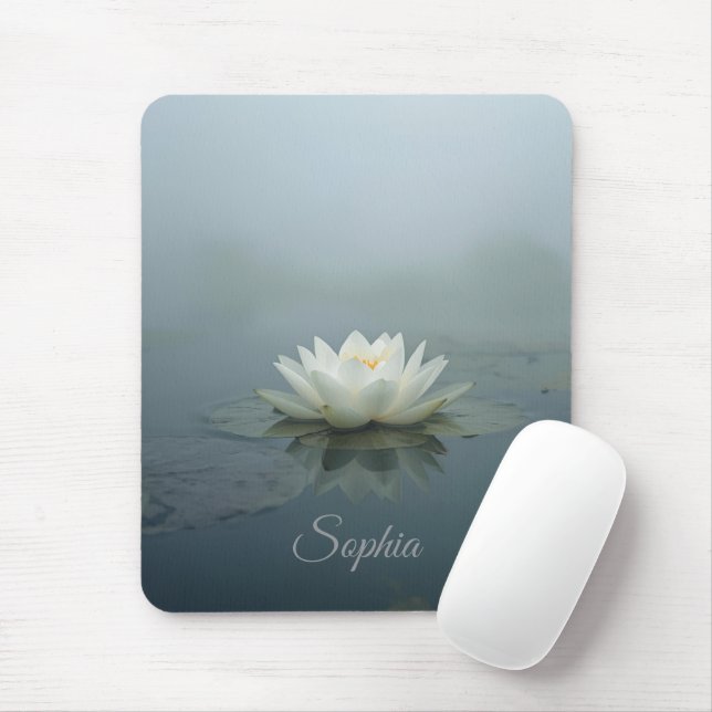 Mousepad Sonho Tranquilo – Lírio de Água Branco na Névoa da (Com mouse)