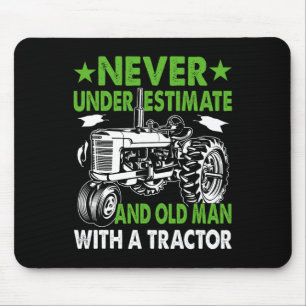 Mousepad Subestimar um velho com um trator