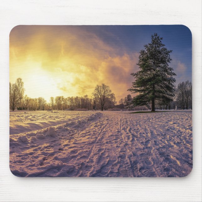 Mousepad Sunset sobre o parque de inverno de neve (Frente)