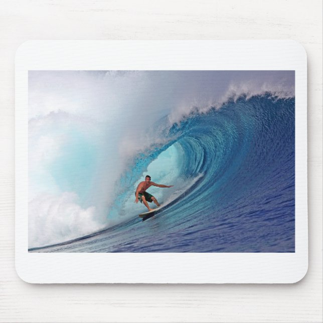 Mousepad Surfista surfando uma onda enorme. (Frente)