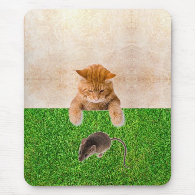 Mousepad Tabby Cat Após Rato Fofo, Grama (Frente)