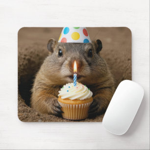 Mousepad Tatu-bola Com um Bolo de Aniversário