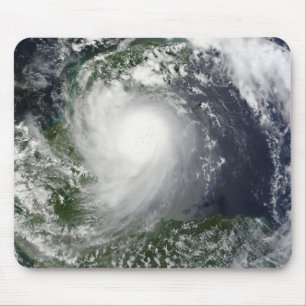 Mousepad Tempestade tropical Karl sobre a península do