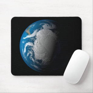 Mousepad Terra Inteira Mostrando Nuvens Simuladas Sobre A A