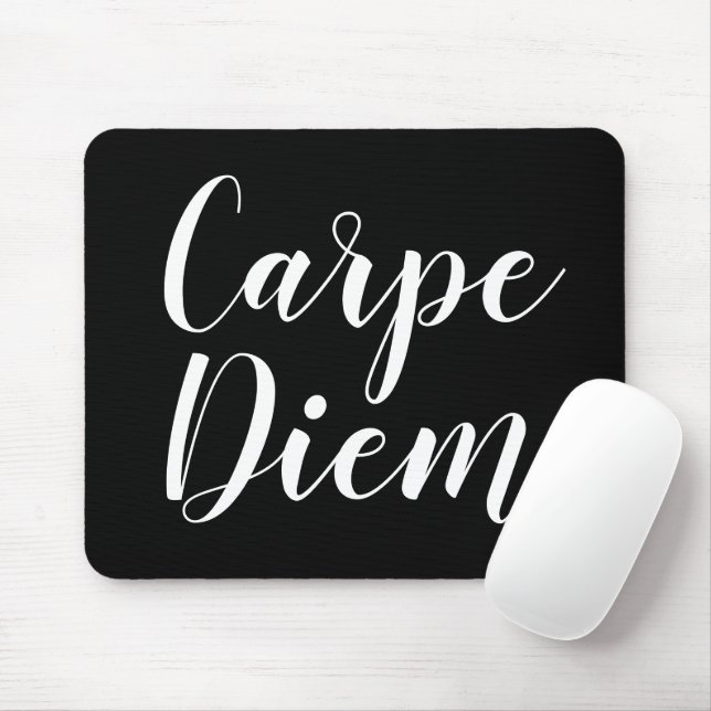 Mousepad Típica de escrita em preto e branco Carpe Diem (Com mouse)