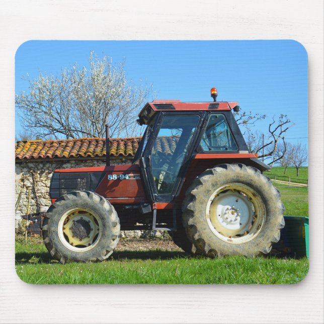 Mousepad Trator numa fazenda em França (Frente)