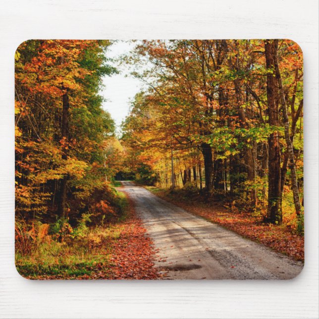 Mousepad Trilha de madeira com folhagem de outono (Frente)