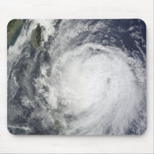 Mousepad Tufão Lupit fora das Filipinas