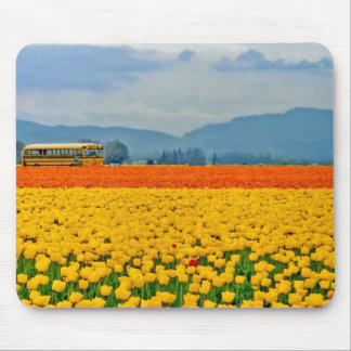 Mousepad Tulipas e auto escolar amarelos