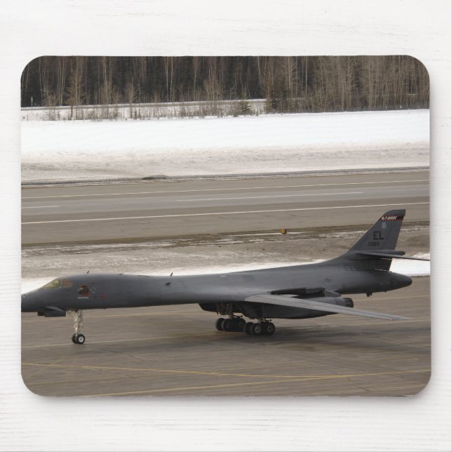 Mousepad Um B-1B Lancer executa um toque e vai (Frente)