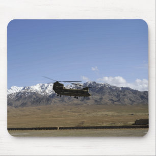 Mousepad Um CH-47 Chinook descola