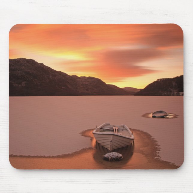 Mousepad Um Loch congelado | Ruthven, Reino Unido (Frente)