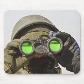 Mousepad Um soldado afegão varreu o horizonte