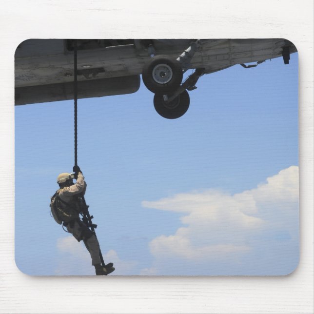 Mousepad Um técnico de eliminação de explosivos (Frente)