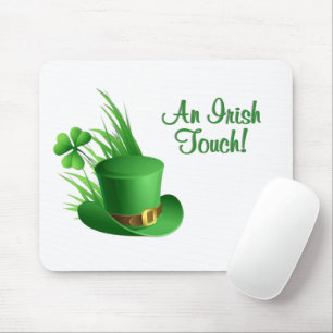 Mousepad Um Toque Irlandês Chapéu de Leprechaun em Grama Tr