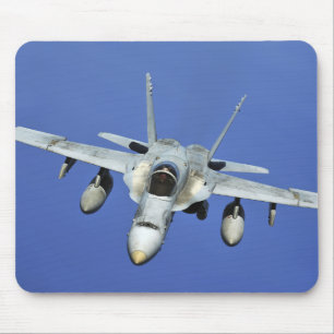 Mousepad Um zangão F/A-18 participa em uma missão