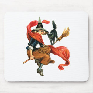 Mousepad Uma bruxa voa em sua vassoura com seu gato preto
