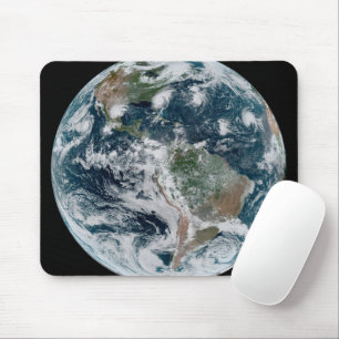 Mousepad Uma Cadeia De Ciclones Tropicais