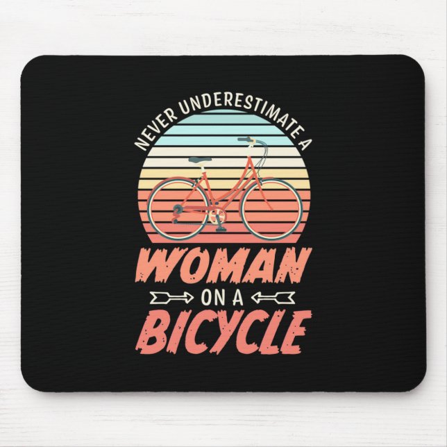 Mousepad Uma Mulher Numa Bicicleta (Frente)