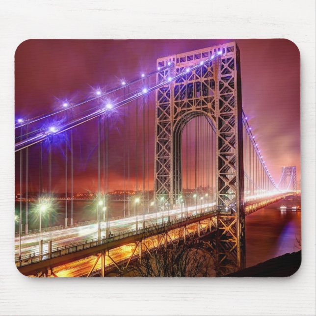 Mousepad Uma opinião ventosa e chuvosa da noite do forte (Frente)