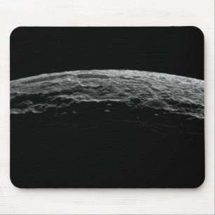 Mousepad Uma paisagem irreal da lua de Saturn
