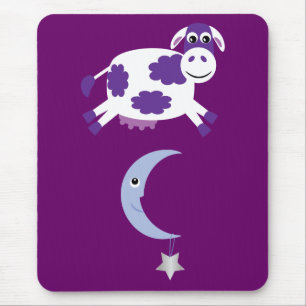 Mousepad Vaca roxa bonito que salta sobre a lua